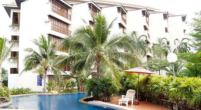 Tropical Beach Resort Rayong image