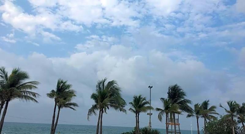 Tropical Beach Resort Rayong image
