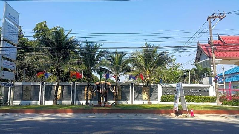 Tropical Beach Resort Rayong image