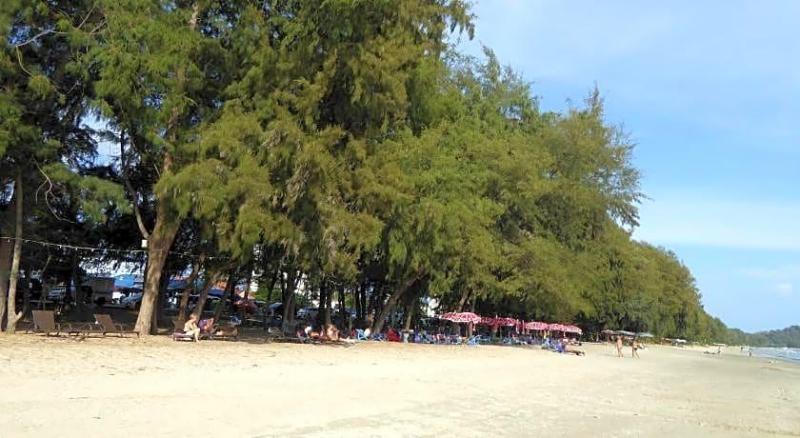 Tropical Beach Resort Rayong image