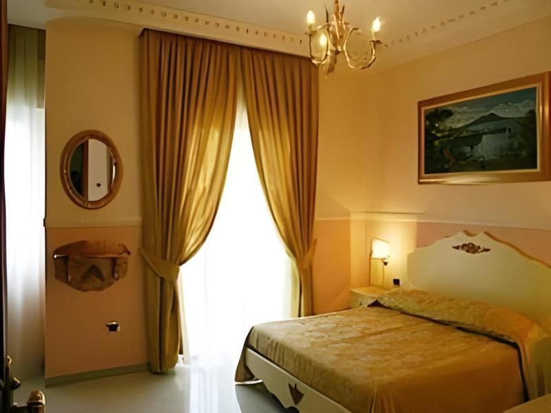 Luxor Hotel image