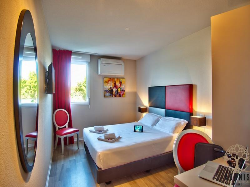 Adonis Hotel Bayonne image