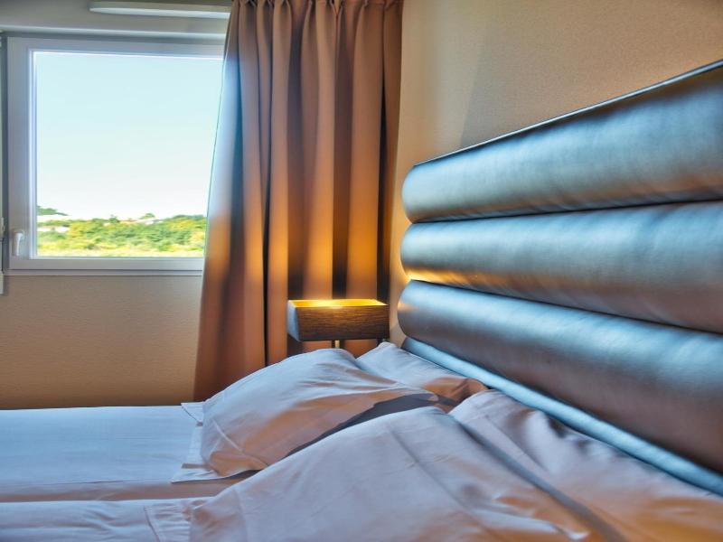 Adonis Hotel Bayonne image