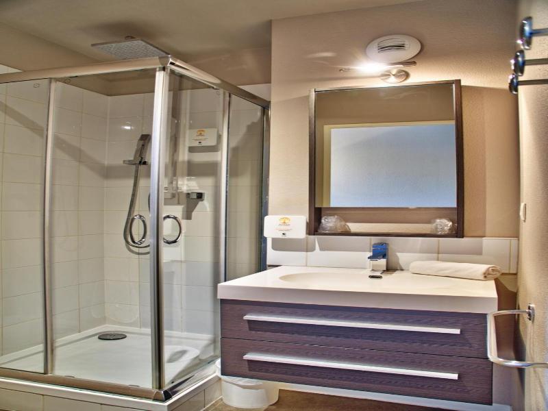 Adonis Hotel Bayonne image