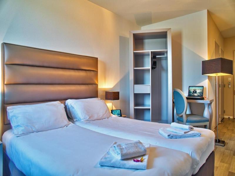 Adonis Hotel Bayonne image