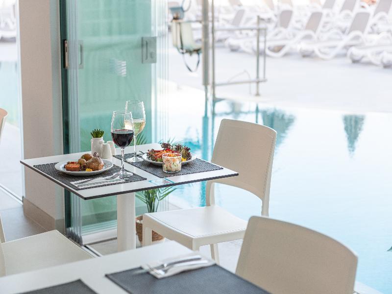 Welikehotel Triton Beach image
