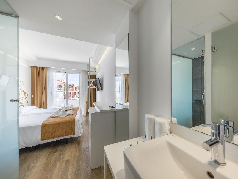 Welikehotel Triton Beach image