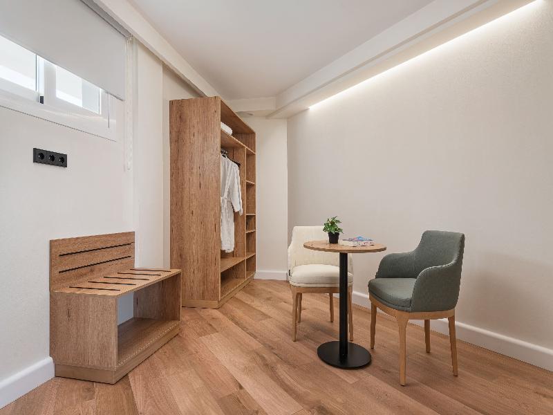 Welikehotel Triton Beach image