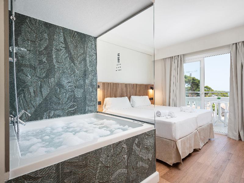Welikehotel Triton Beach image