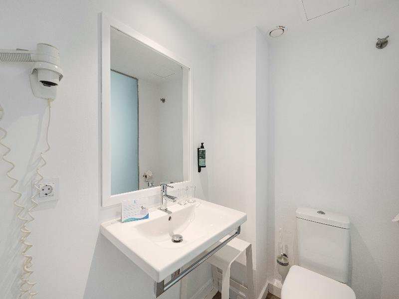Welikehotel Triton Beach image