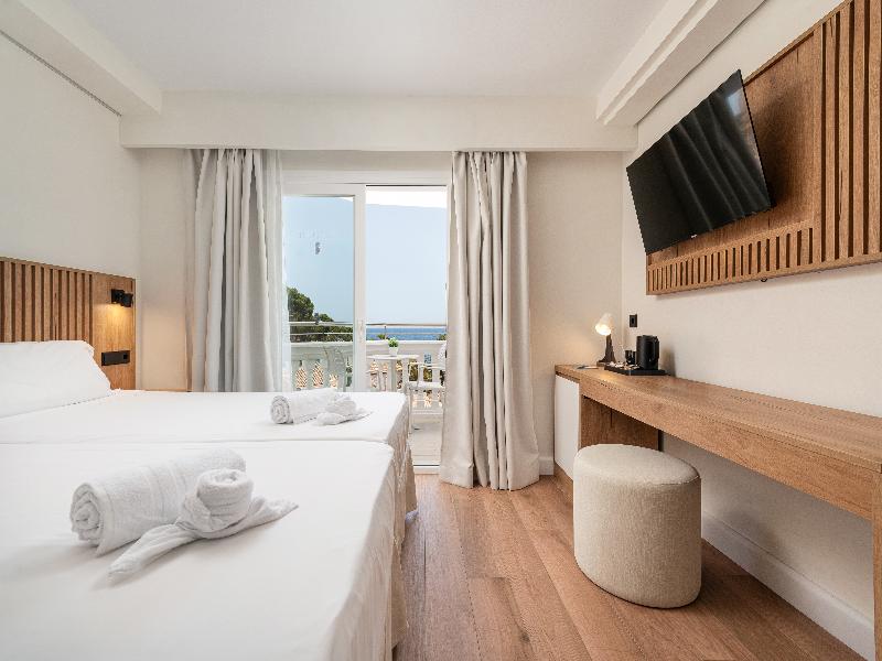 Welikehotel Triton Beach image