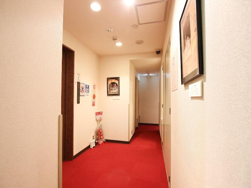 Sakura Hotel Jimbocho image