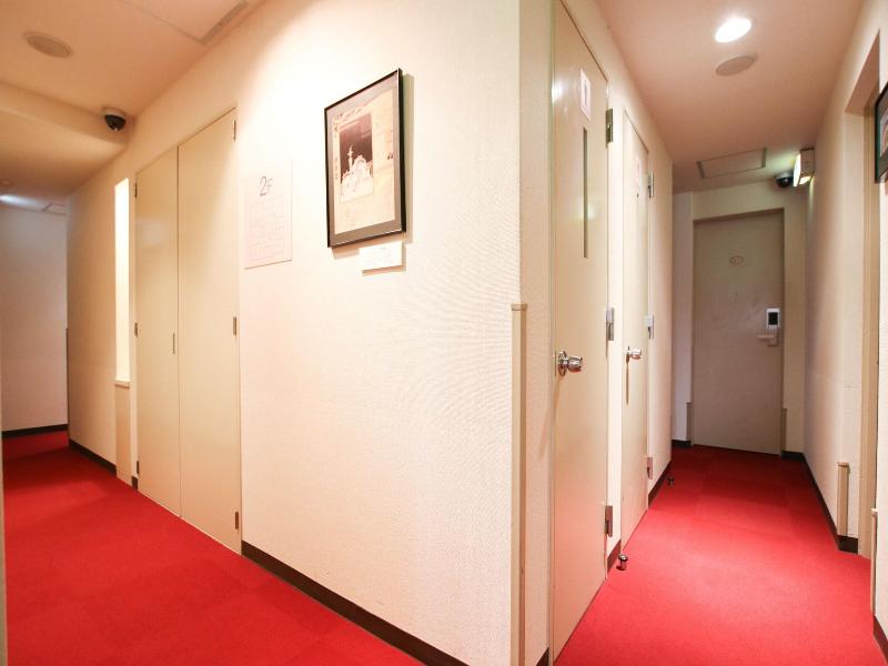 Sakura Hotel Jimbocho image