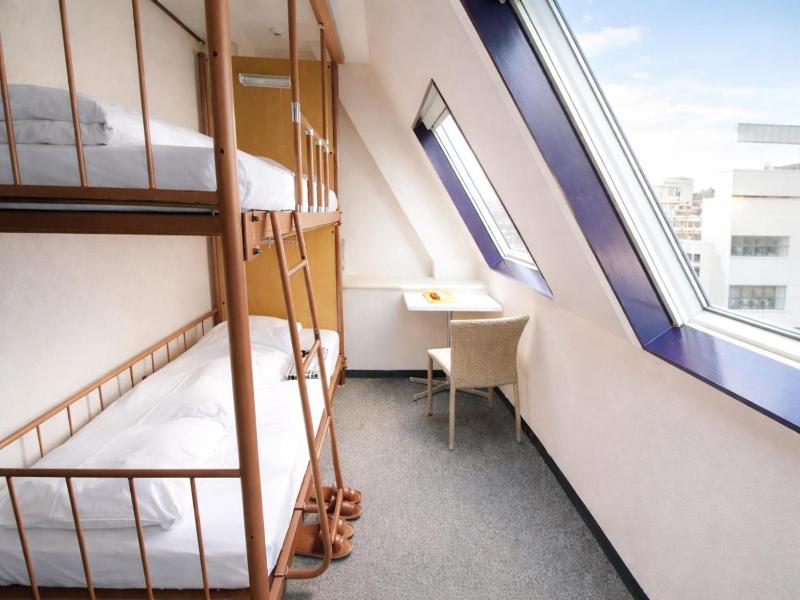 Sakura Hotel Jimbocho image