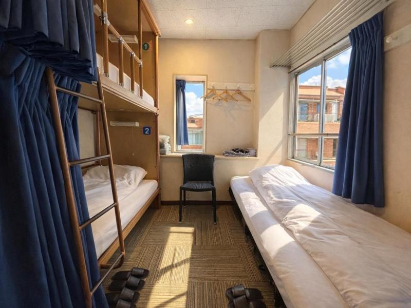 Sakura Hotel Jimbocho image