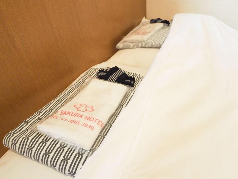Sakura Hotel Jimbocho image