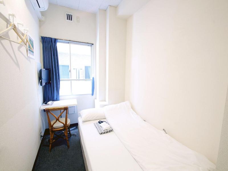 Sakura Hotel Jimbocho image