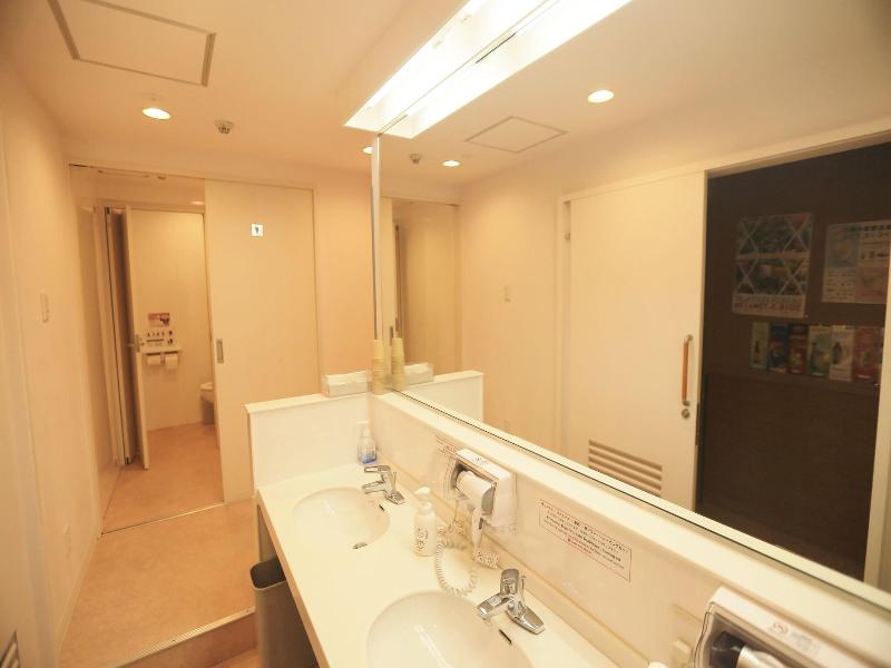 Sakura Hotel Jimbocho image