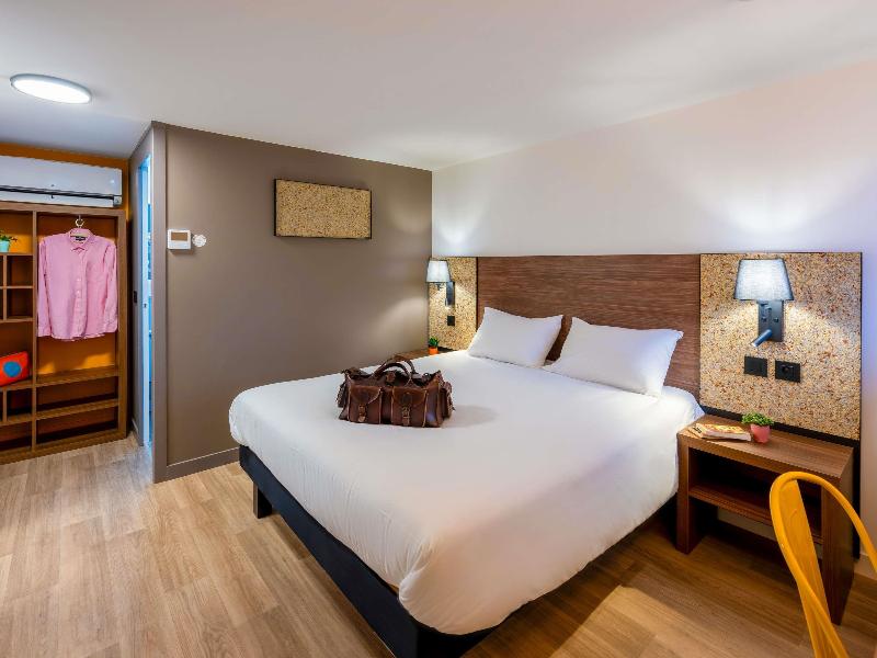 Greet Hotel Chatellerault image