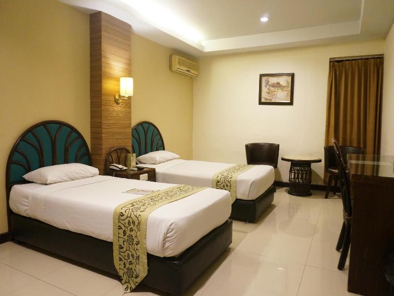 Losari Beach Hotel Makassar image