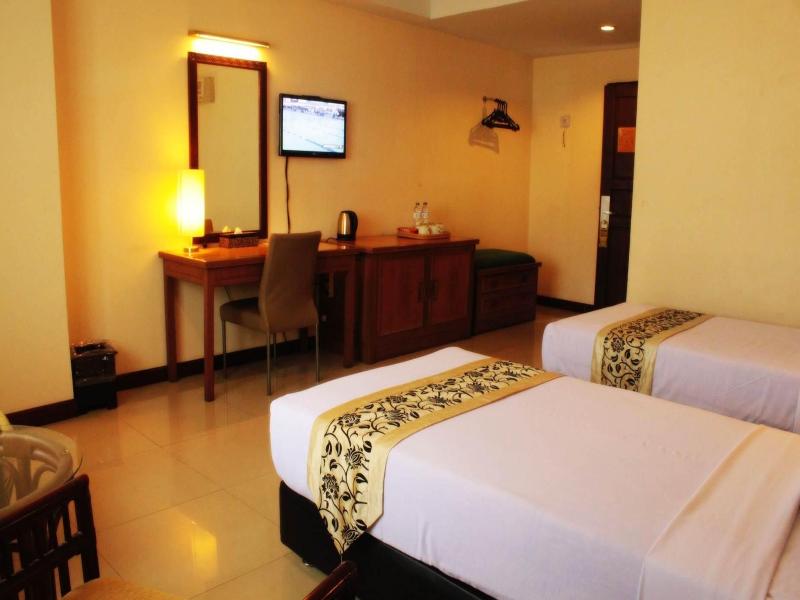 Losari Beach Hotel Makassar image