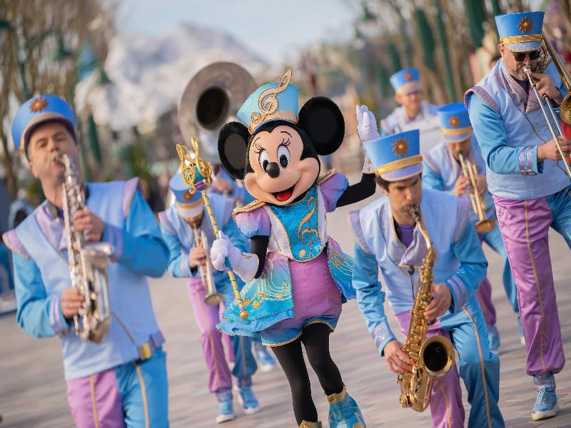 Disneyland Hotel + Tickets image