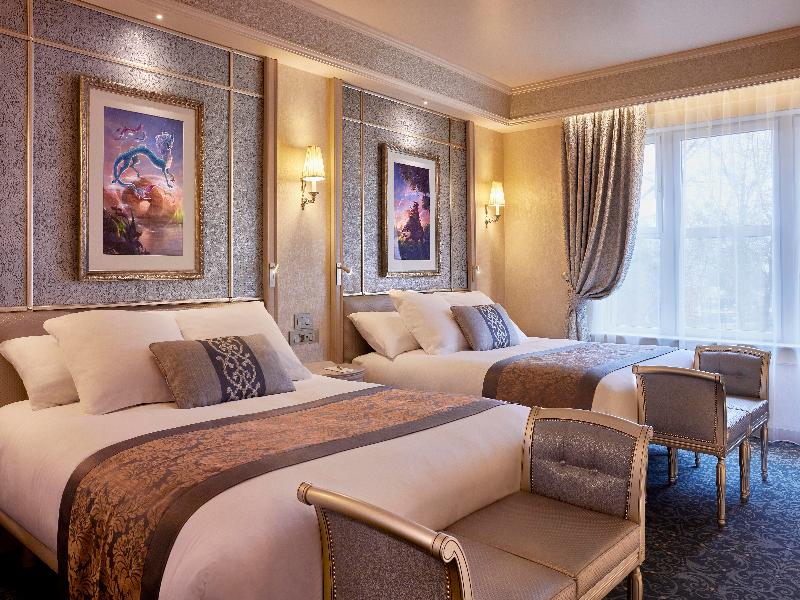 Disneyland Hotel + Tickets image