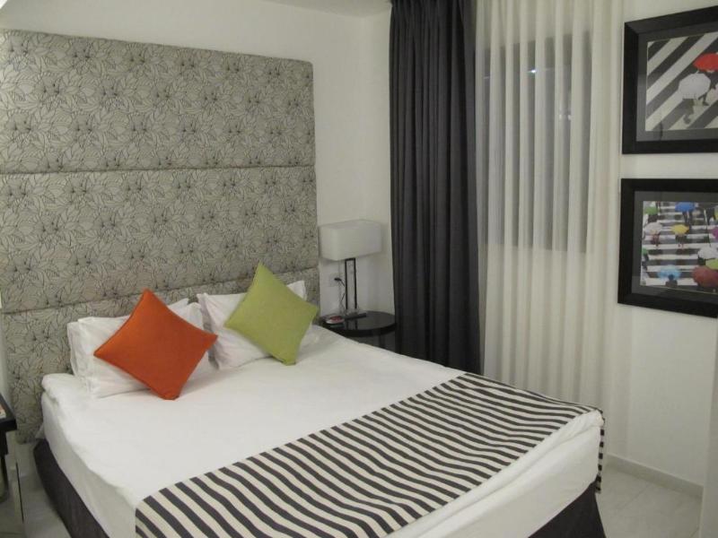 Best Western Regency Suites image