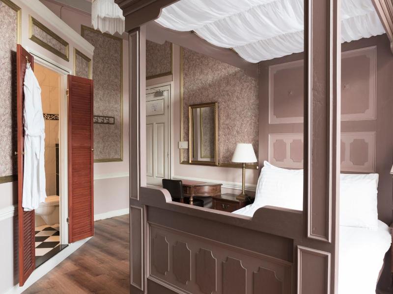 Hotel Fidder - Patrick's Whisky Bar image