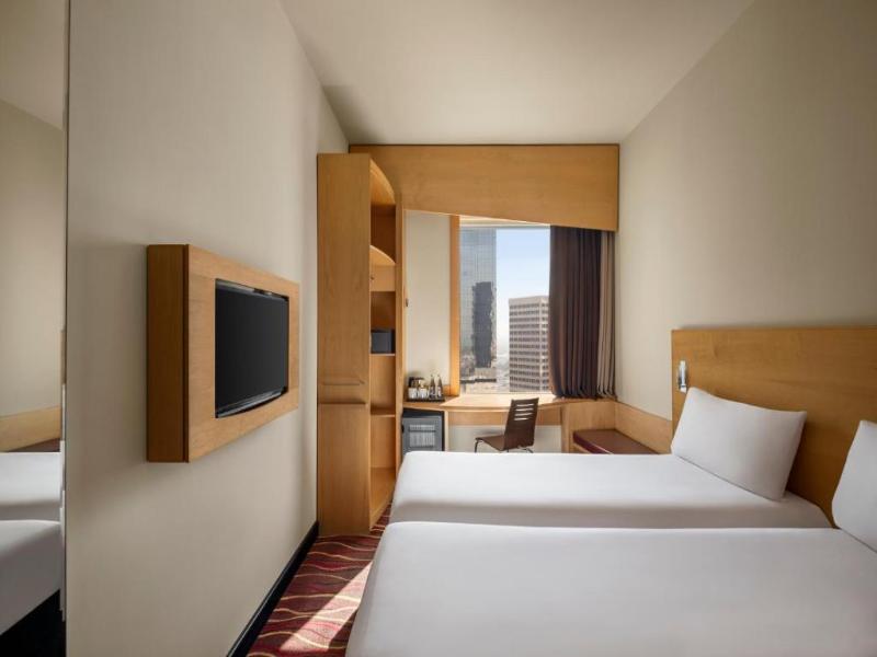 Ibis Sharq image