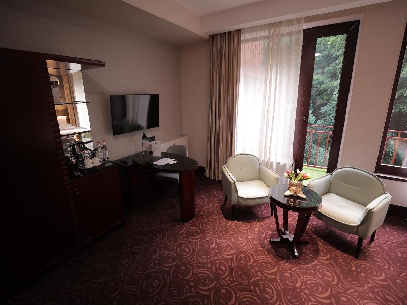 Best Western Plus Paradise Hotel Dilijan image