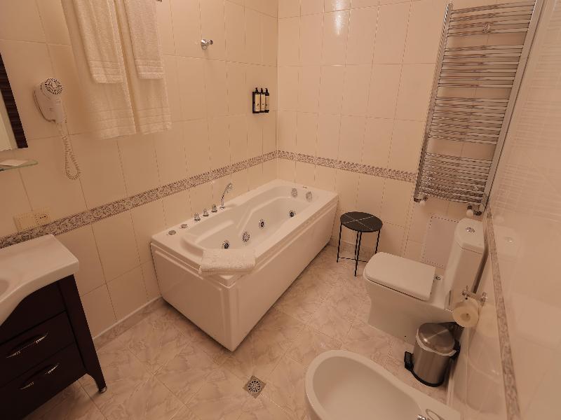 Best Western Plus Paradise Hotel Dilijan image