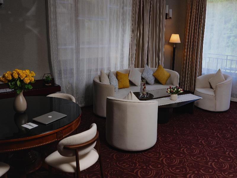 Best Western Plus Paradise Hotel Dilijan image