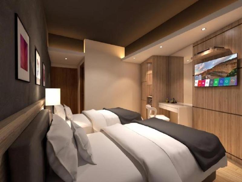 Hallmark Regency Hotel image