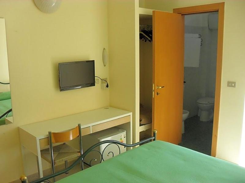 Hotel Esperia image