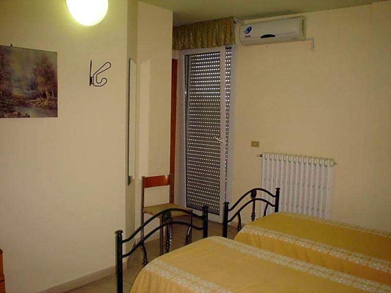 Hotel Esperia image