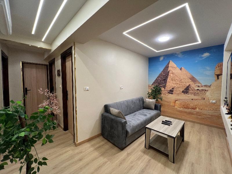 Pyramids View Inn image