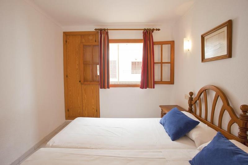 Apartamentos Sol y Mar image