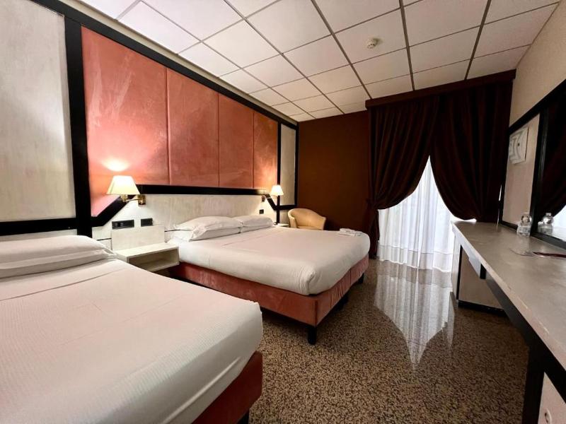 Hotel Diamante image