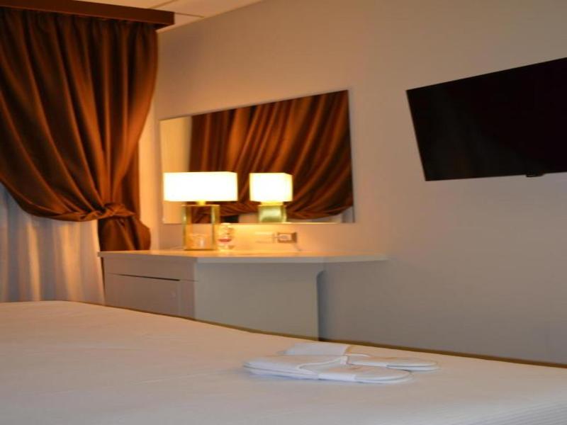 Hotel Diamante image
