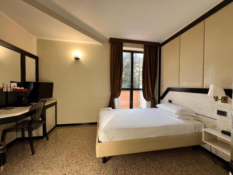 Hotel Diamante image