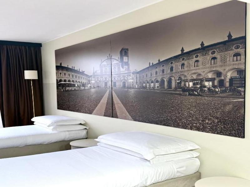 Hotel Diamante image
