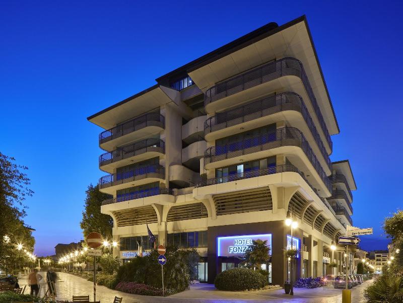 Hotel Fonzari image