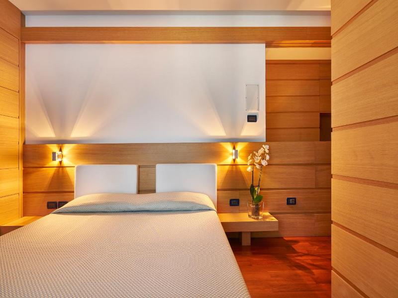 Hotel Fonzari image