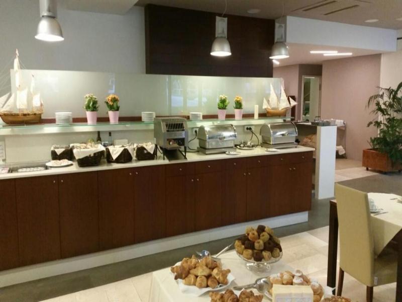Hotel Fonzari image