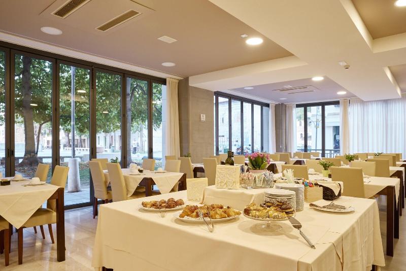 Hotel Fonzari image