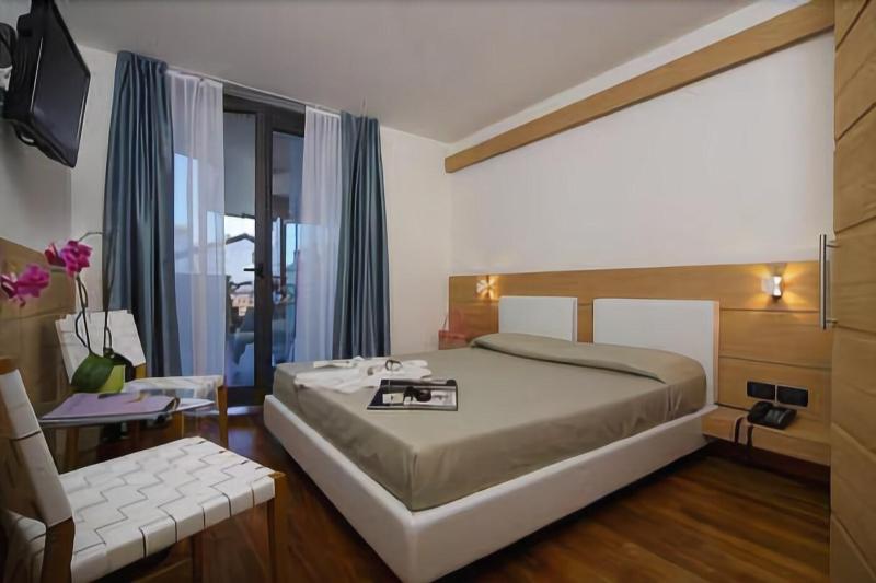 Hotel Fonzari image