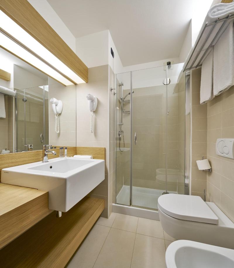 Hotel Fonzari image