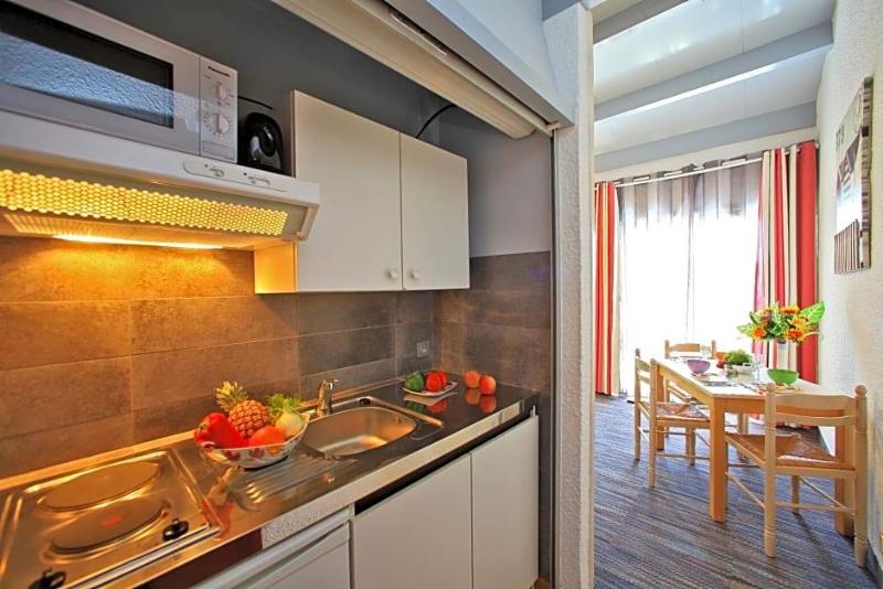 Logis Hotel De La Plage image