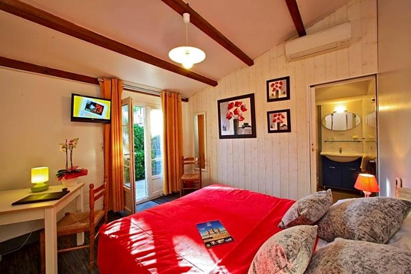 Logis Hotel De La Plage image